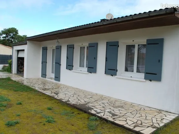 Maison a vendre a ronce les bains : 273000