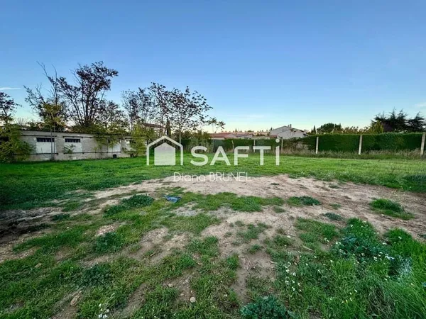 Terrain constructible de 1973m2