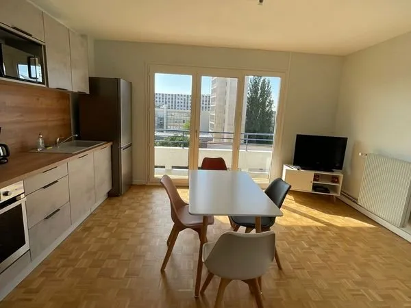 Chambre meublée