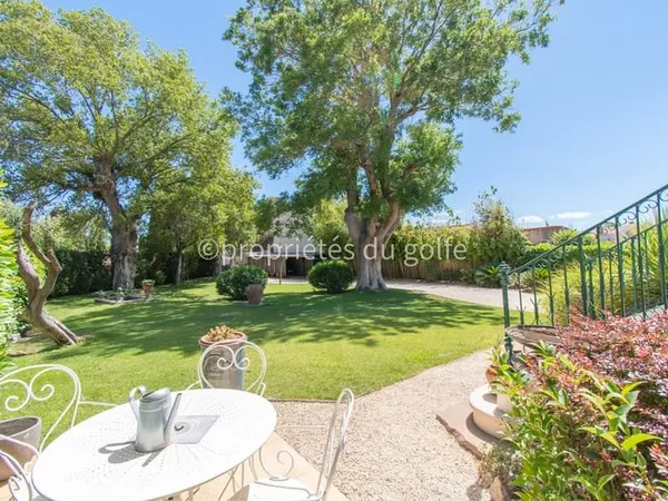 Balaruc les Bains, propriété de charme sur terrain de 1181m2,
