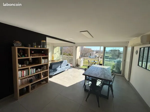Appartement 97m2 + cave + garage dans résidence fermée