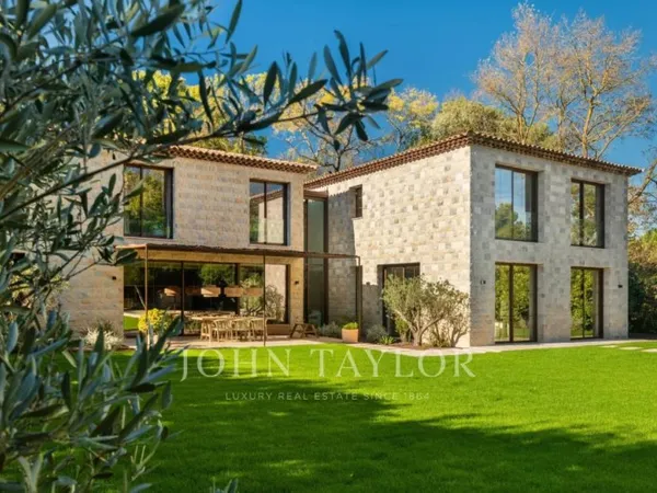 Luxueuse Villa Contemporaine Proche de l'Étang de Font Merle
