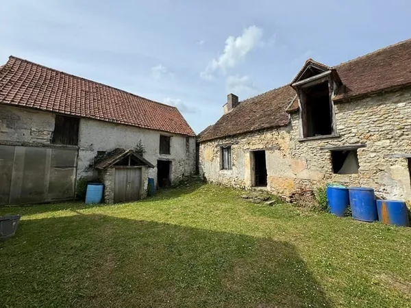 Ancien corps de ferme à restaurer entièrement 6 pièces 260 m2