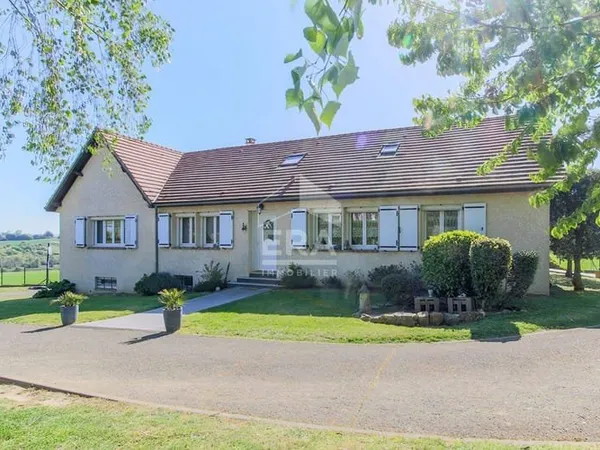 Maison 10 pièces 214 m²