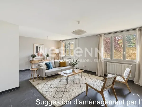 Appartement 4 Pièces 2 Chambres Rénové Traversant EGLISE Rue Pagère - 69500 BRON