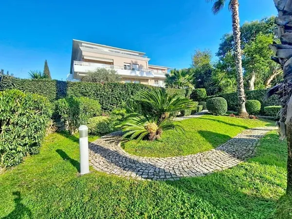 Cannes - Quartier Oxford | Spacieux T4 avec vaste terrasse, jardin & garage