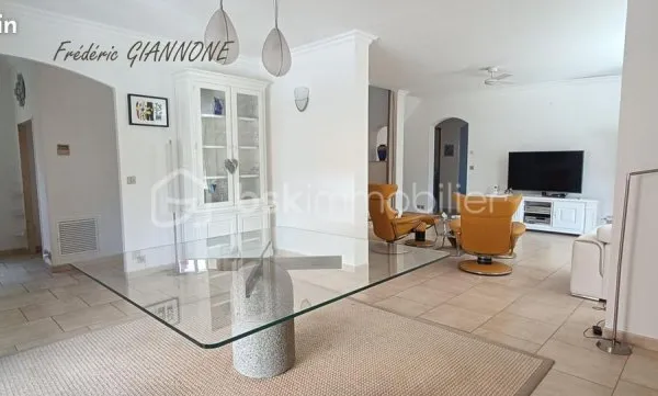 Villa 6 pièces 185 m²