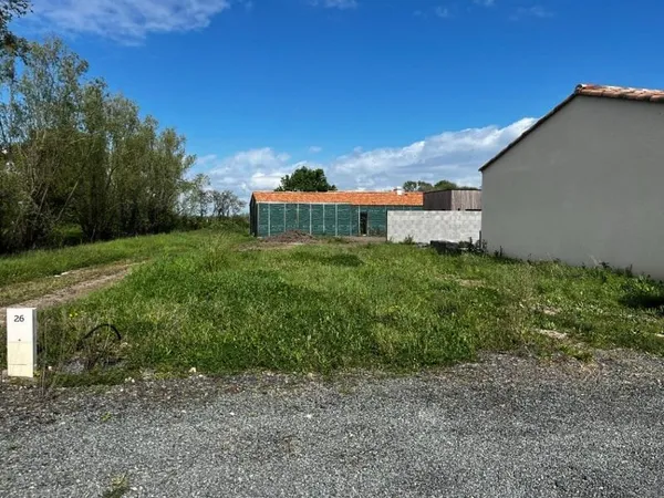 Terrain 588 m²