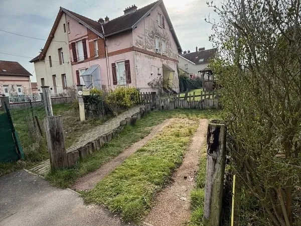 Maison mitoyenne avec jardin comprenant deux logements - Quartier Ancien Habsterdick STIRING WENDEL