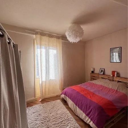 Beaux F3 de 60 m2 plein centre ville de la clayette