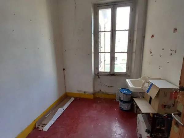 Loue chambre de bonne pour stockage