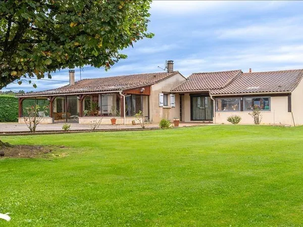Maison de plain-pied 4 pièces 160 m²