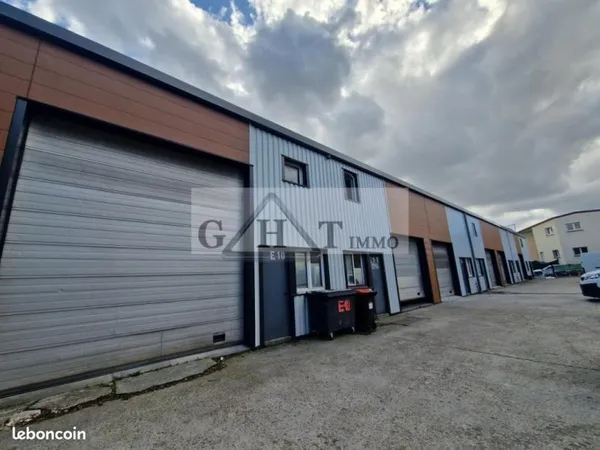 Local bureaux 160 m²