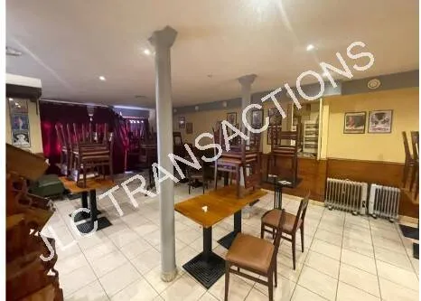 Boutique 2 pièces 125 m²