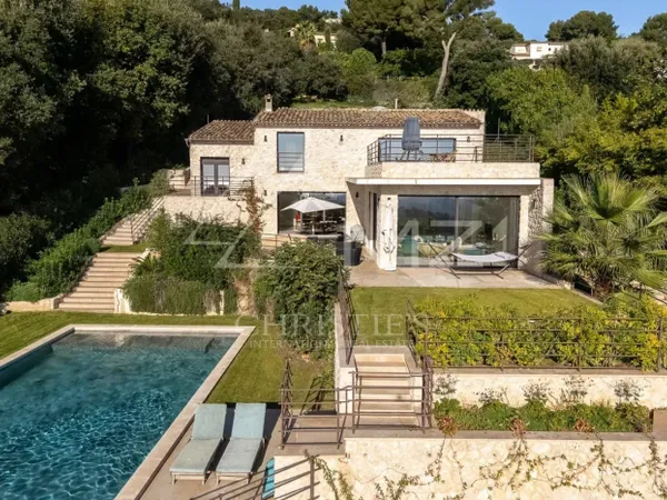 Proche Saint-Paul de Vence - Superbe propriété entièrement rénov