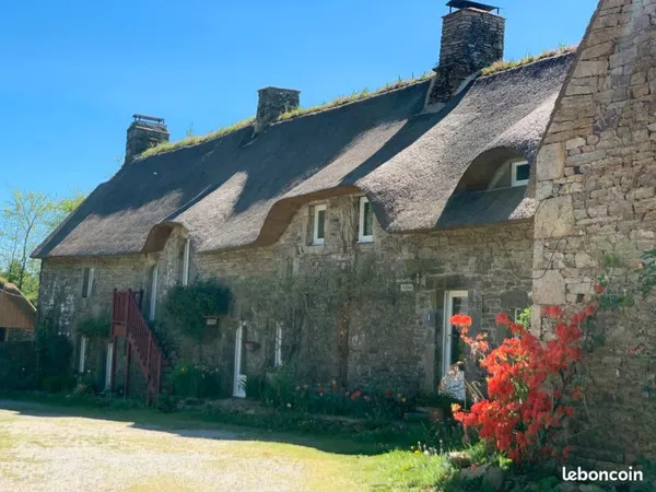 Un Domaine d'Exception à Quistinic : Patrimoine Breton et Rentabilité Remarquable