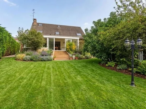 Maison 7 pièces 222 m²