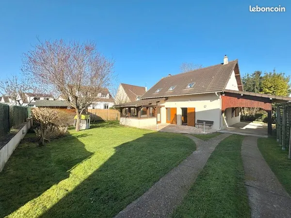 Maison 6 pièces 196 m²