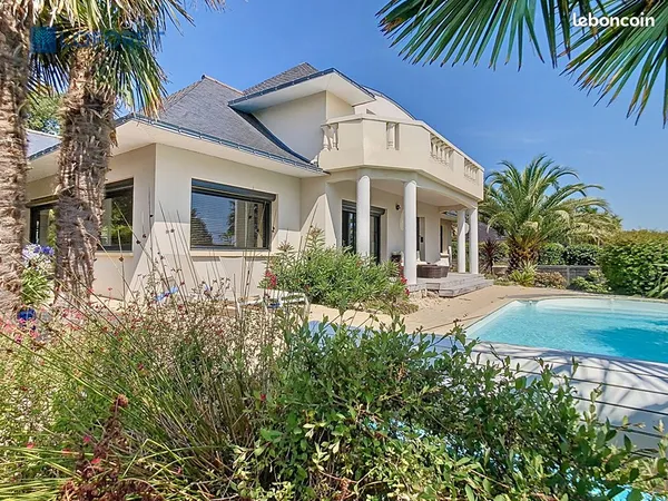 Maison 7 pièces 241 m²