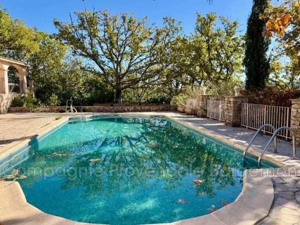 Villa 240 m²