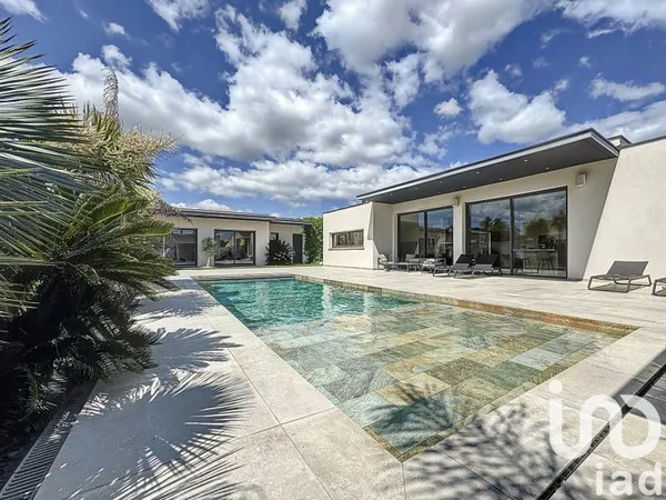 Maison 7 pièces 230 m²