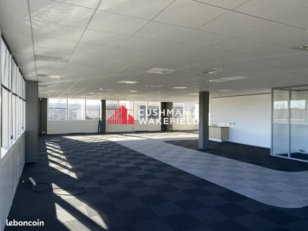 BUREAUX 698 m² LABEGE