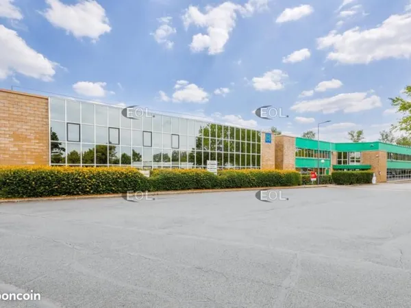 Local bureaux 981 m²
