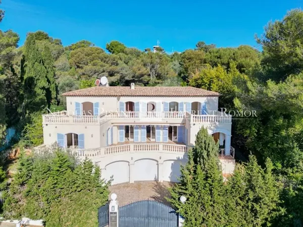 PROPRIETE A VENDRE A SAINT JEAN CAP FERRAT - VUE MER - GRAND TERRAIN DE 3979 M² - 6 CHAMBRES - PISCI