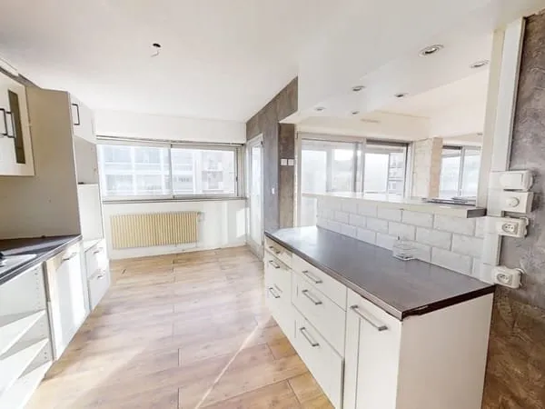 Appartement T4 lumineux de 110m2 et garage, Bellevue