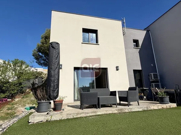 EXCLUSIVITÉ A.I.E. ! Villa récente T4 sur une parcelle pisci