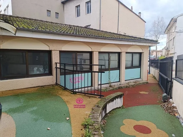 Bureaux 6 pièces 117 m²