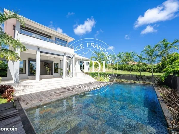 Villa 4 pièces 305 m²