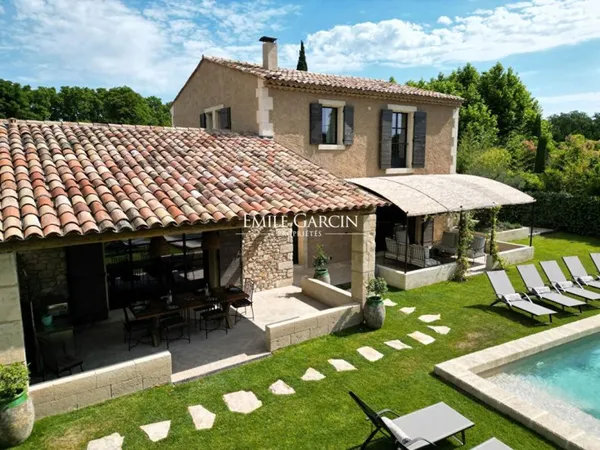Le Mas Dune 5 min à pied du village de Saint Rémy de Provence - 4 chambres- sdb- piscine chauffée