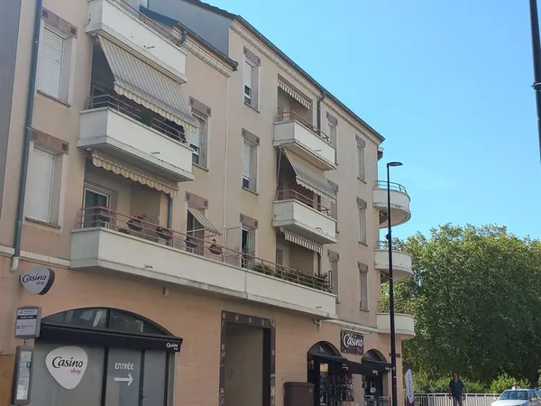 Quartier Jeanne d'Arc - T4 avec terrasse et parking en sous-