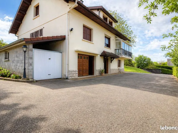 Maison 7 pièces 208 m²