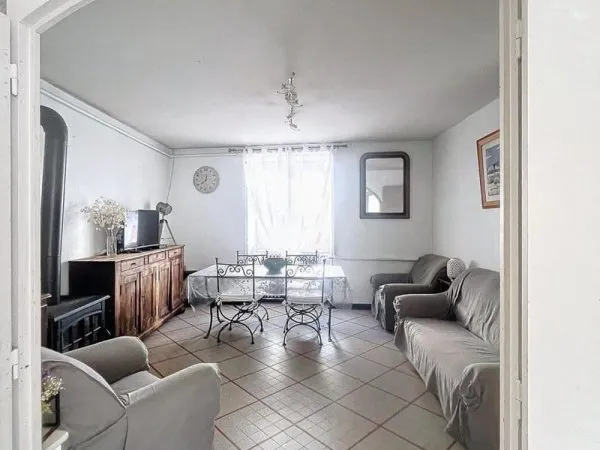 A SAISIR Belle maison familiale au coeur du jolie village de la Souche