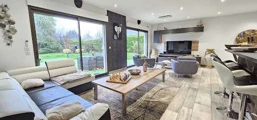 Maison 7 pièces 317 m²