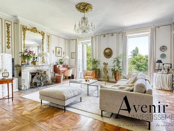 Maison 10 pièces 540 m²