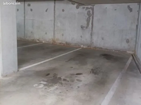 Place de parking souterrain dans une résidence sécurisée