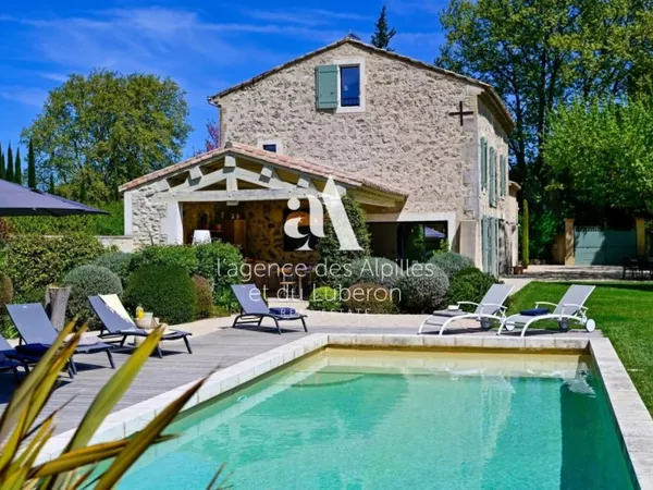 LE MAS DE L'EAU - VERQUIÈRES - ALPILLES - 6 CHAMBRES - 12 PERSON