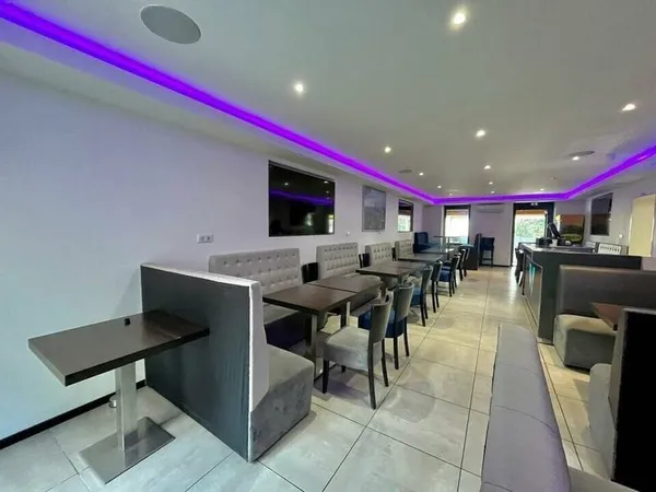 Local commercial 200 m²