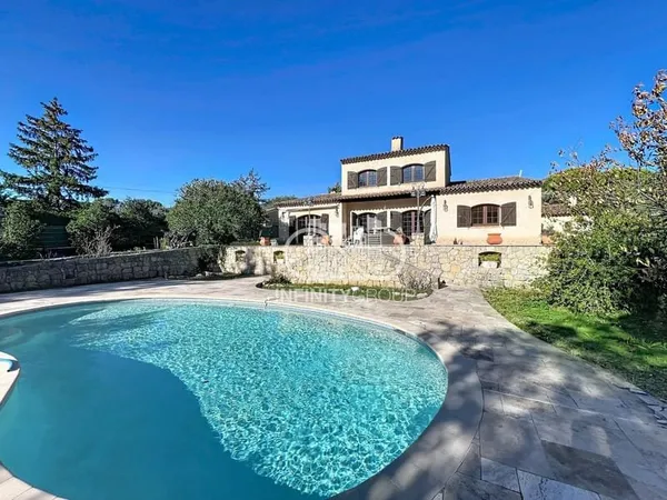 MAISON INDIVIDUELLE - CALME - PISCINE - DOUBLE GARAGE
