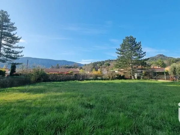 Terrain 1103 m²
