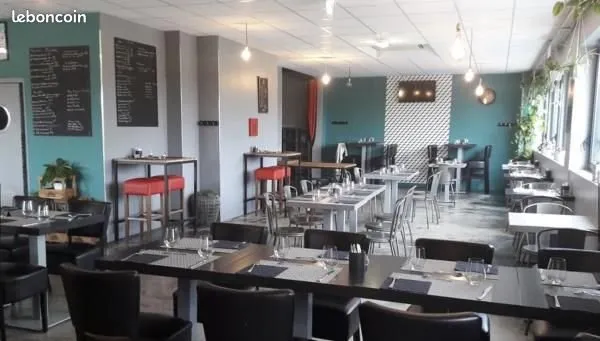 Local restaurant, bureaux 225 m²