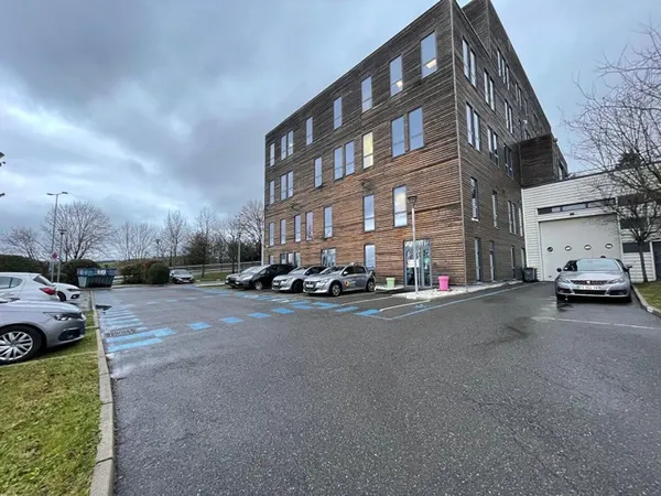 Local commercial 1557 m²