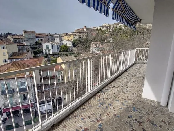 A VENDRE - Appartement 3 pièces Dernier étage avec ascense