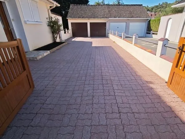 Propriété 6 pièces de plein pied 124 m² + jardin et garage et parking
