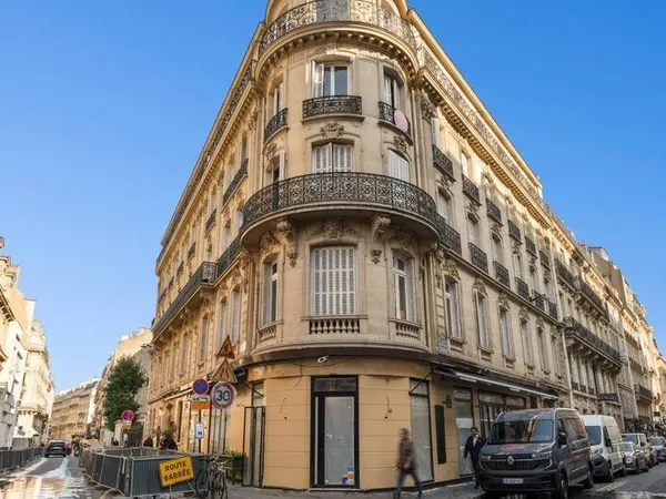 Bureaux 235 m²