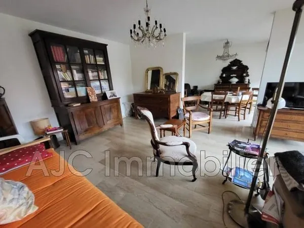 Appartement 3 pièces 81 m²