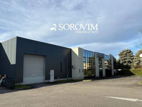 Local d'activité 1858 m²